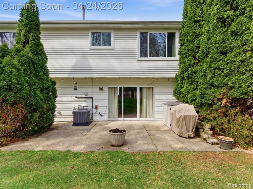 5617 Millpointe Drive, Waterford, MI 48327 — Photo 24