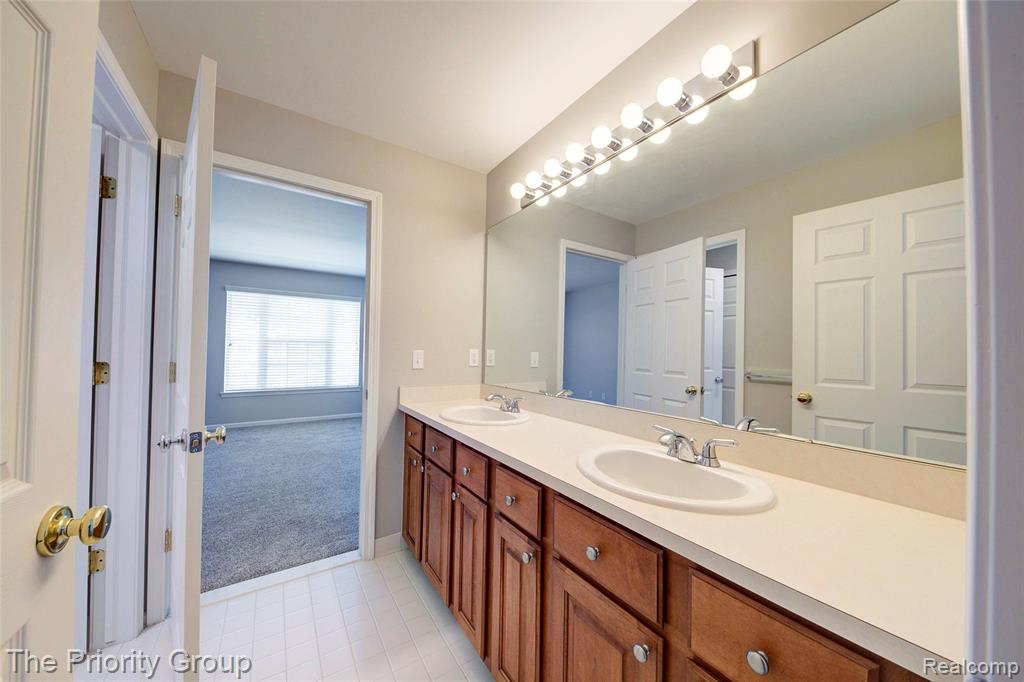 6083 Village Court, Clarkston, MI — Photo 33