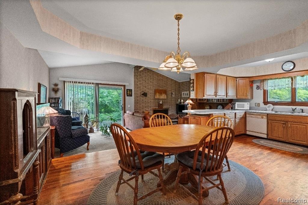 439 Windmill Point Drive, Flushing, MI 48433 — Photo 5