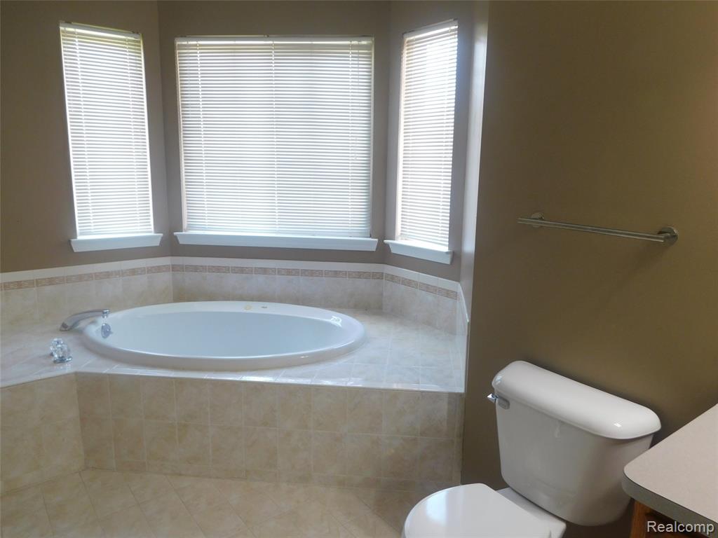 52025 HICKORY Drive, Chesterfield, MI 48047 — Photo 32
