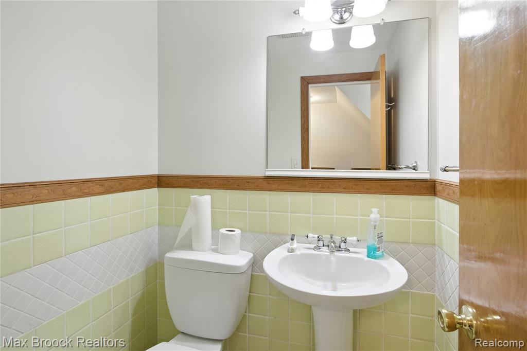 3084 E Hillcrest Drive, Clyde, MI 48049 — Photo 30
