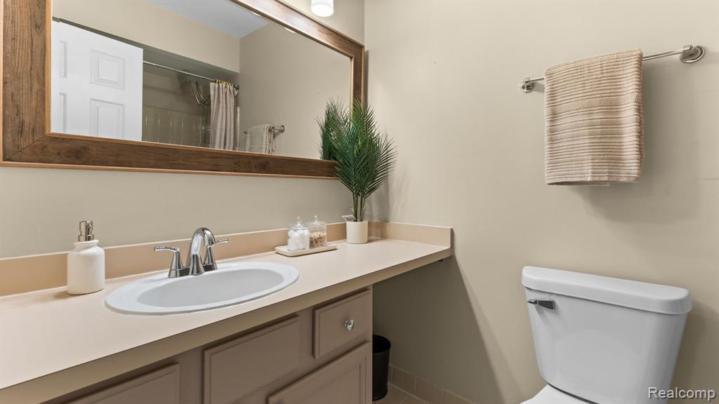 41784 WHITE TAIL Lane, Canton, MI 48188 — Photo 27