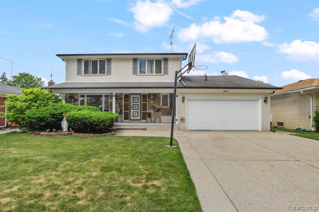 26449 Haverhill Drive, Warren, MI 48091