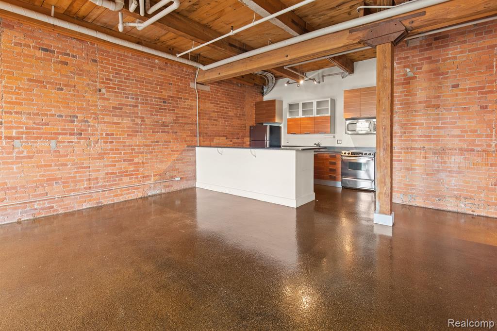 6533 E Jefferson Avenue - Photo 3