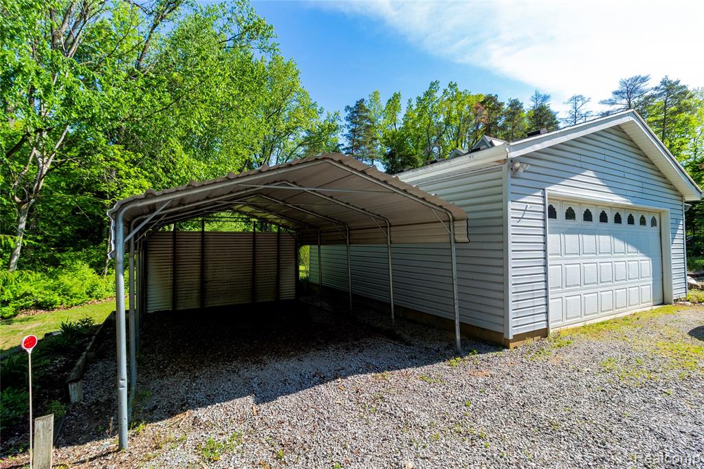 9051 Vienna Road, Otisville, MI 48463 — Photo 3