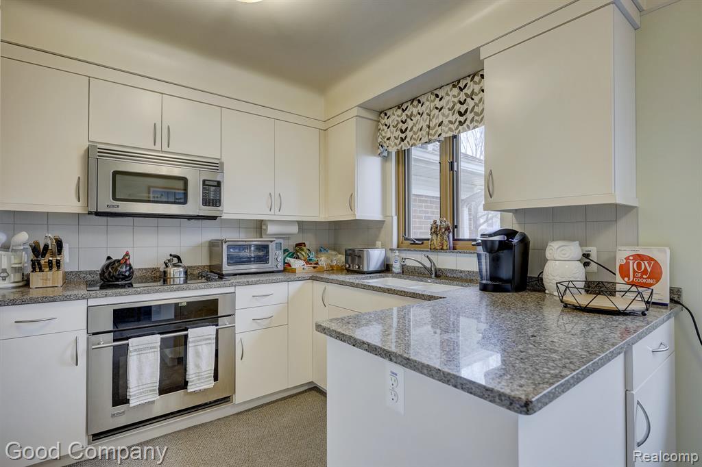 1557 Lochmoor Boulevard, Grosse Pointe Woods, MI 48236 — Photo 19
