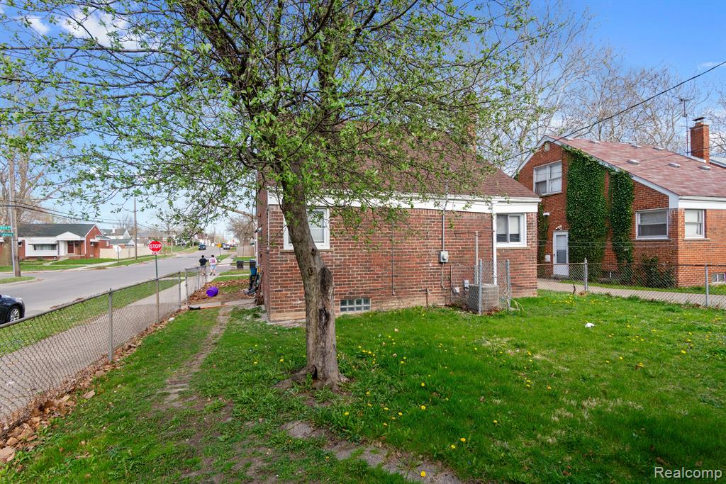 6545 ASBURY Park, Detroit, MI 48228 — Photo 23
