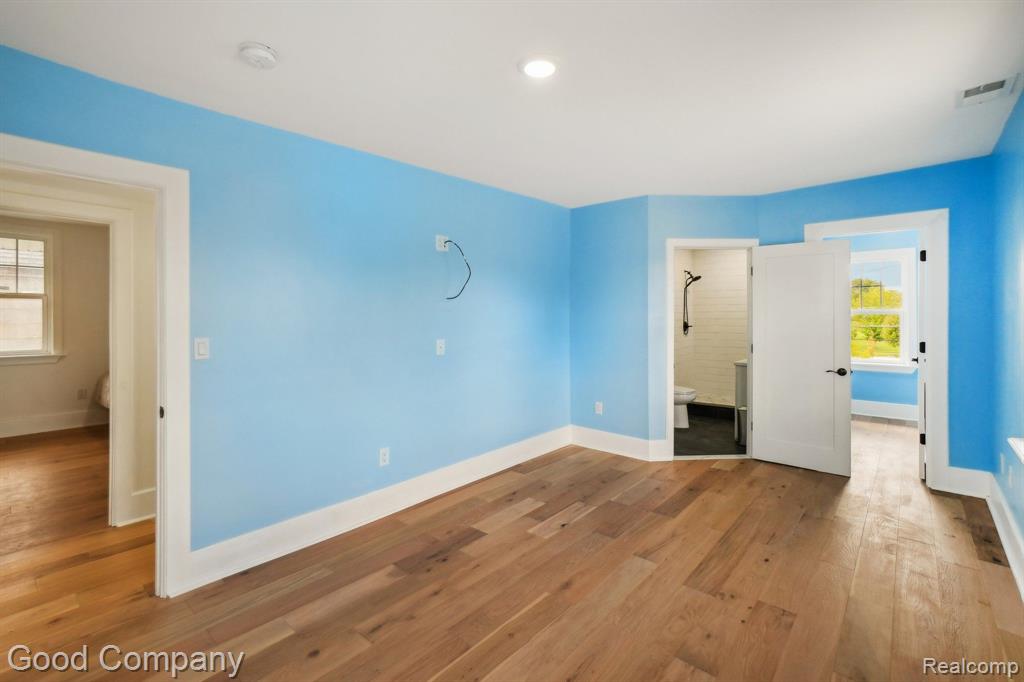 1645 CADILLAC Boulevard, Detroit, MI 48214 — Photo 26