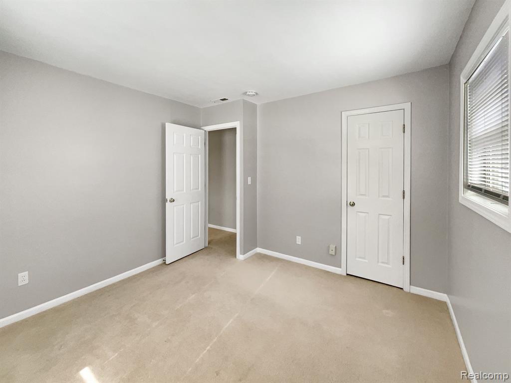 3674 OAKWOOD Street, Ann Arbor, MI 48104 — Photo 18