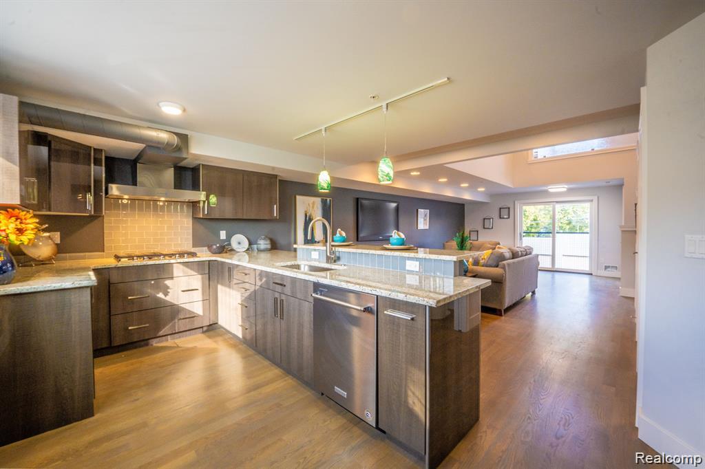 622 W 11 Mile Road, Royal Oak, MI 48067 — Photo 3
