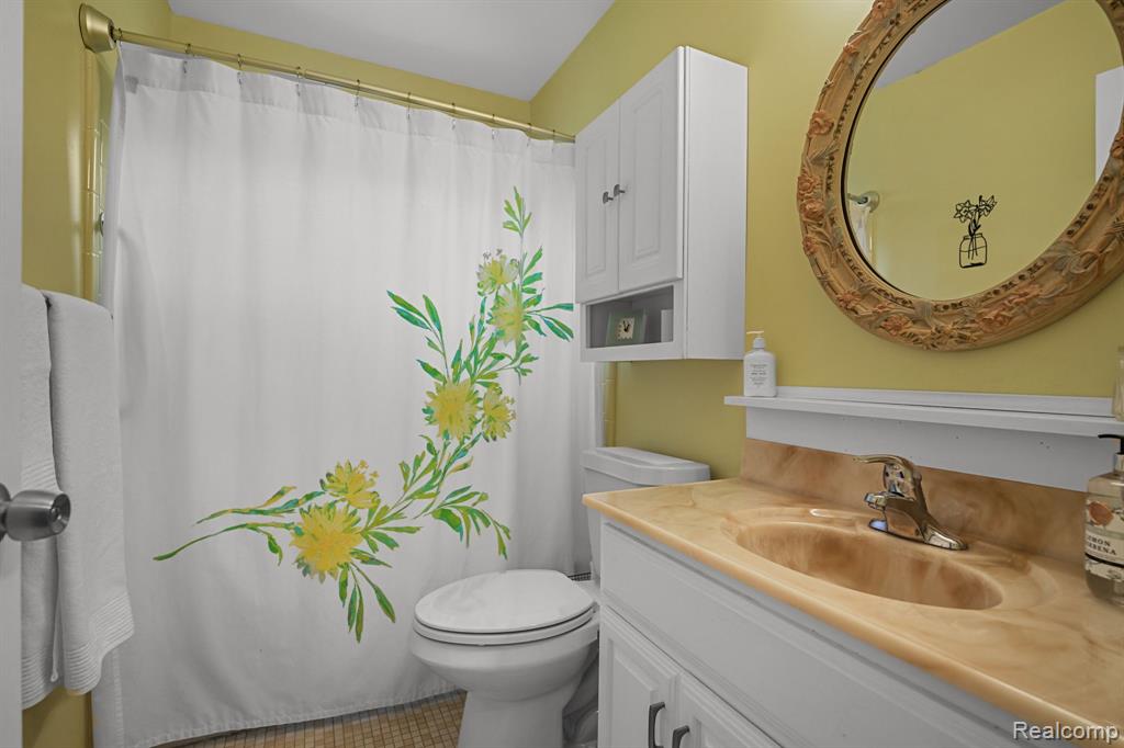 47450 LIZABETH Drive, Chesterfield, MI 48047 — Photo 14