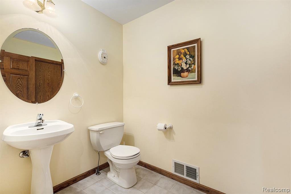 266 Adams Road, Frankfort, MI 49635 — Photo 18