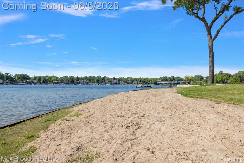 6431 Prairie Lawn, Waterford, MI 48329 — Photo 32