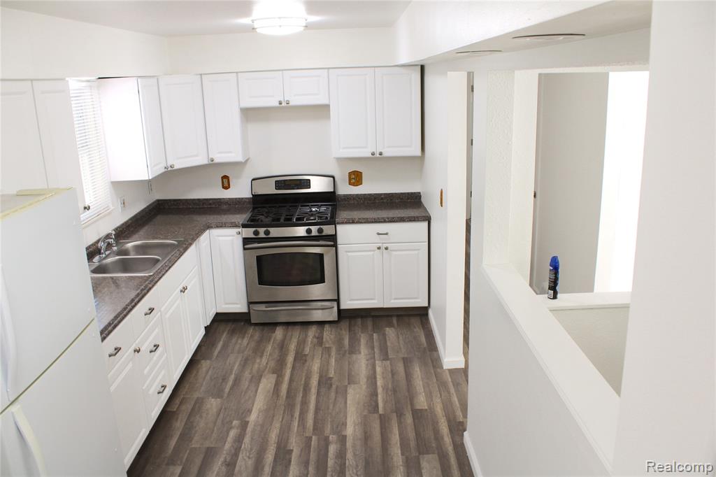 4901 Alpha Way, Flint, MI 48506 — Photo 18