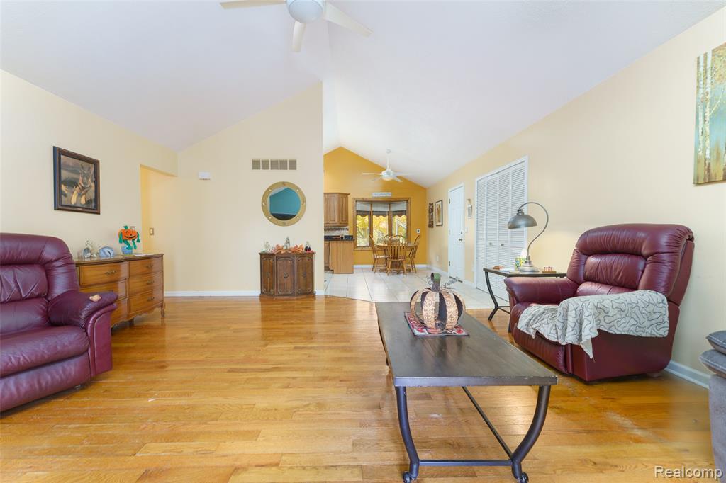 680 S 680 s hacker Road, Brighton, MI 48114 — Photo 6