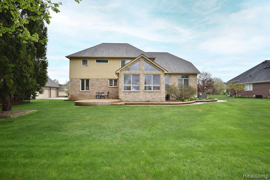 4297 SPRINGBROOK Drive, Sterling Heights, MI 48314 — Photo 40