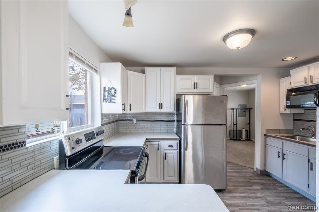 1377 Allen Street, Burton, MI 48529 — Photo 7