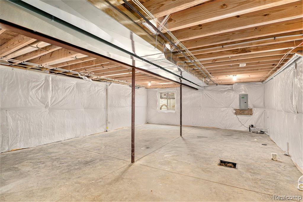 5499 SITKA Street, Burton, MI 48519 — Photo 16