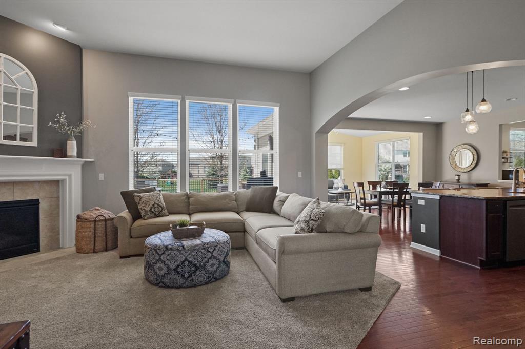 49621 BLOOMSBURY Lane, Macomb, MI 48044 — Photo 4