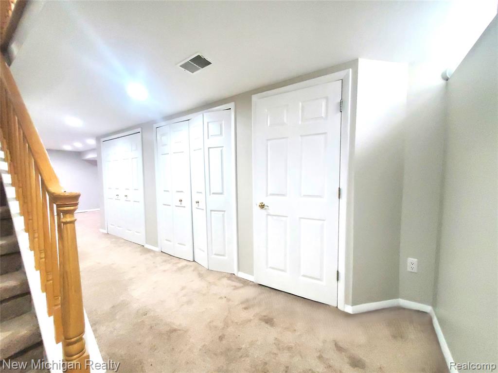 673 Oakbrook W, Rochester Hills, MI 48307 — Photo 27