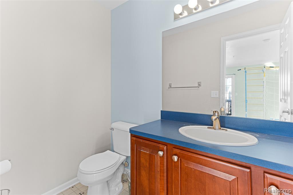208 Amys Walk, Auburn Hills, MI 48326 — Photo 9