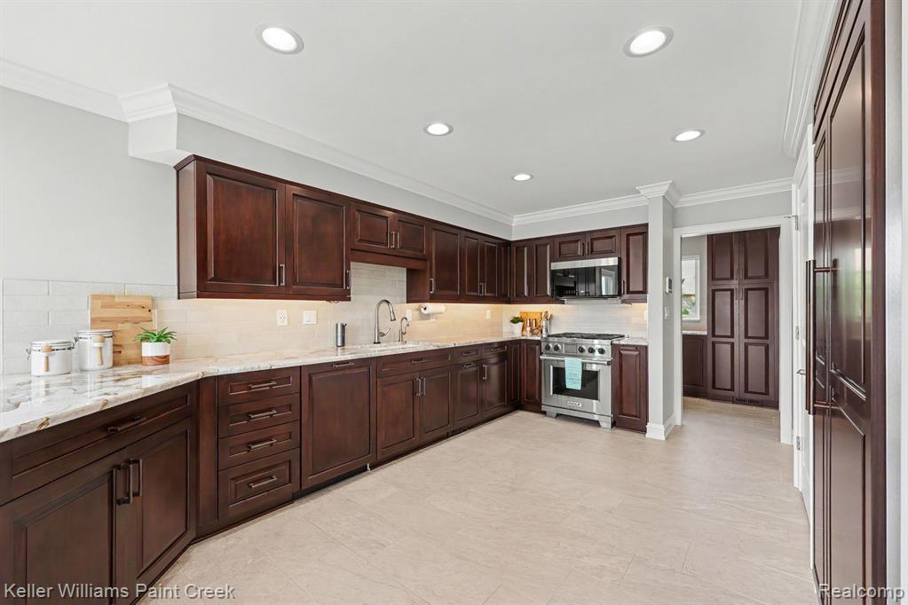 2560 Browning Drive, Lake Orion, MI — Photo 10