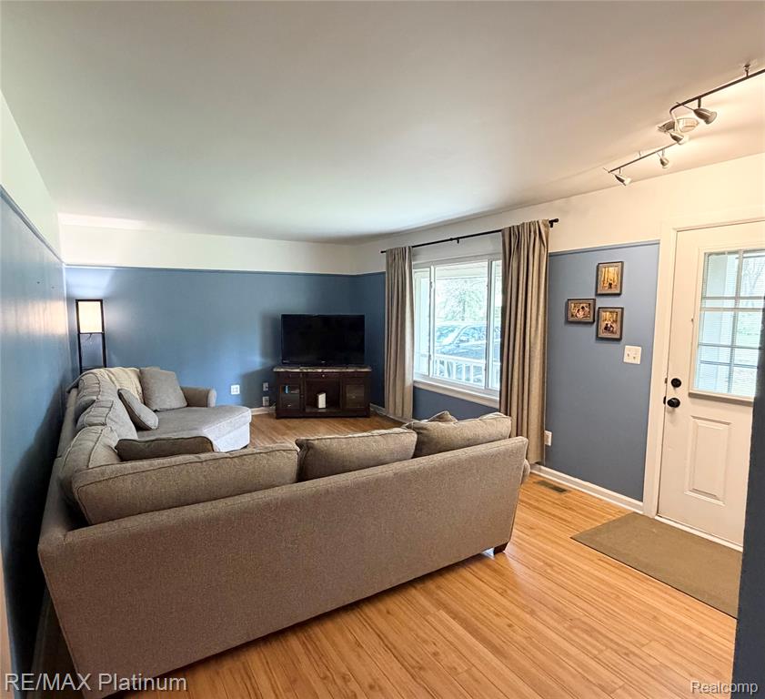 2482 Livernois Drive, Howell, MI 48843 — Photo 11