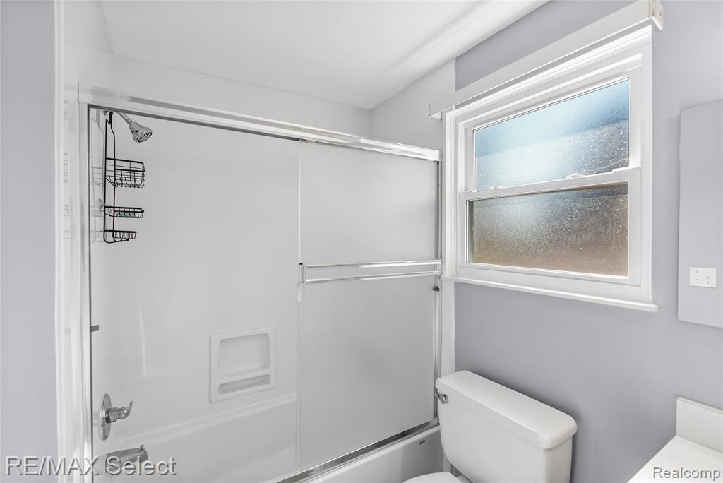 445 Bellewood Drive, Flushing, MI 48433 — Photo 13