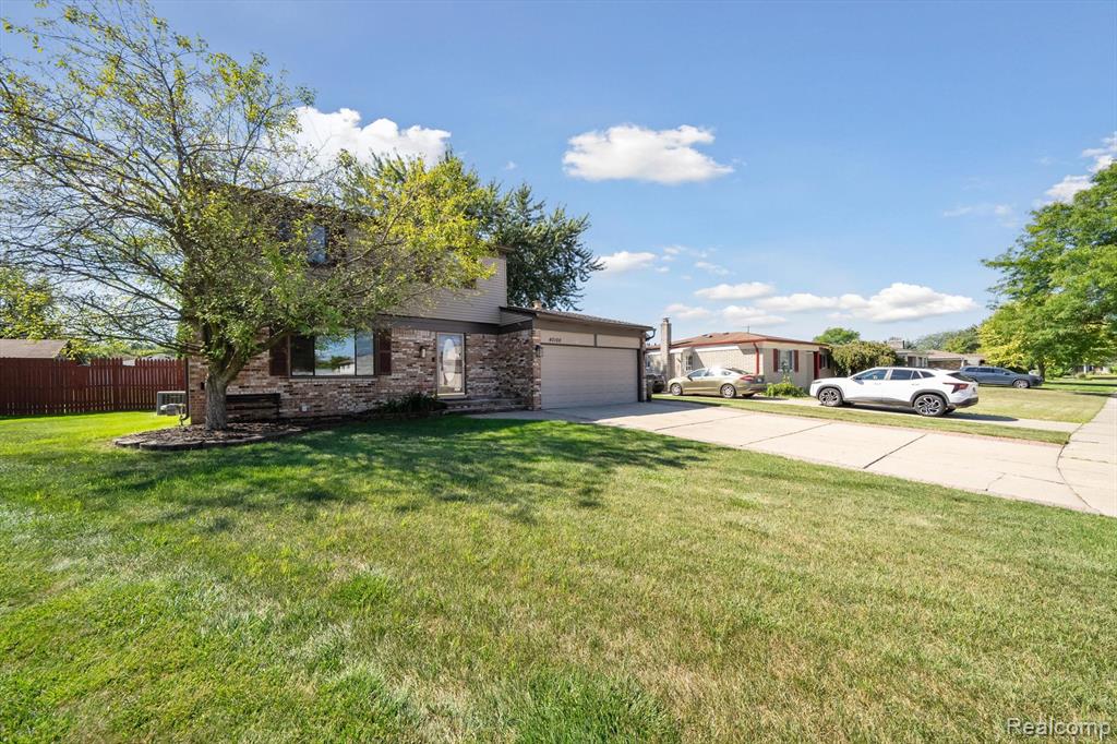 40166 Kristen Drive, Sterling Heights, MI 48310 — Photo 2