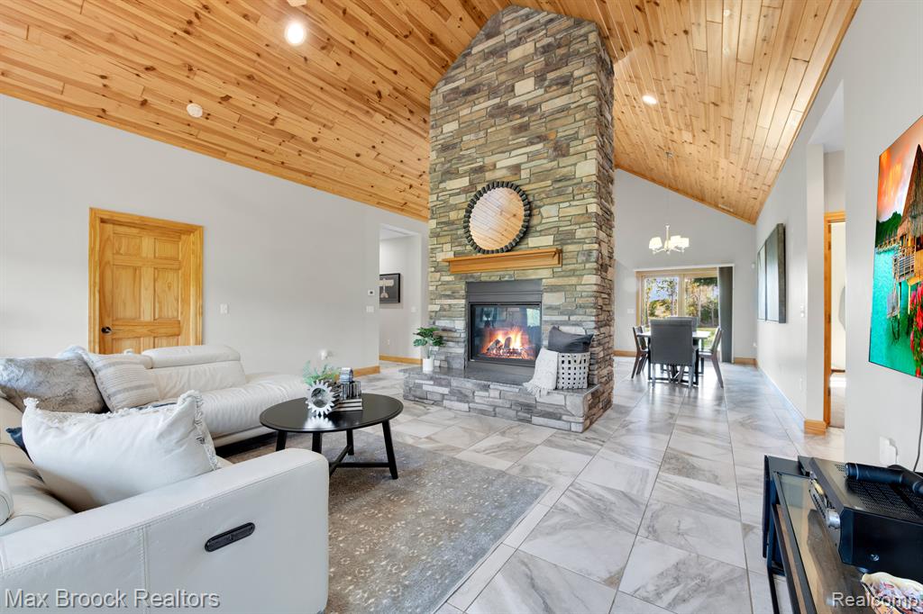 6300 HAZARD Road, Fenton, MI 48430 — Photo 3
