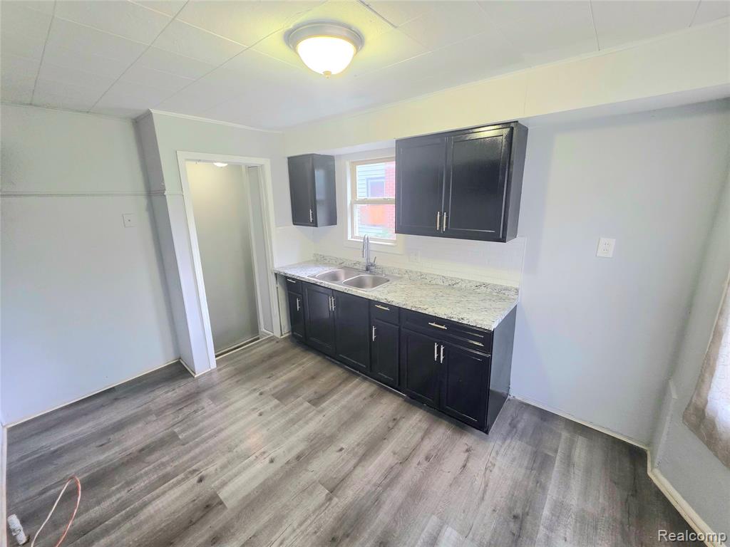 9560 Plainview Avenue, Detroit, MI 48228 — Photo 5