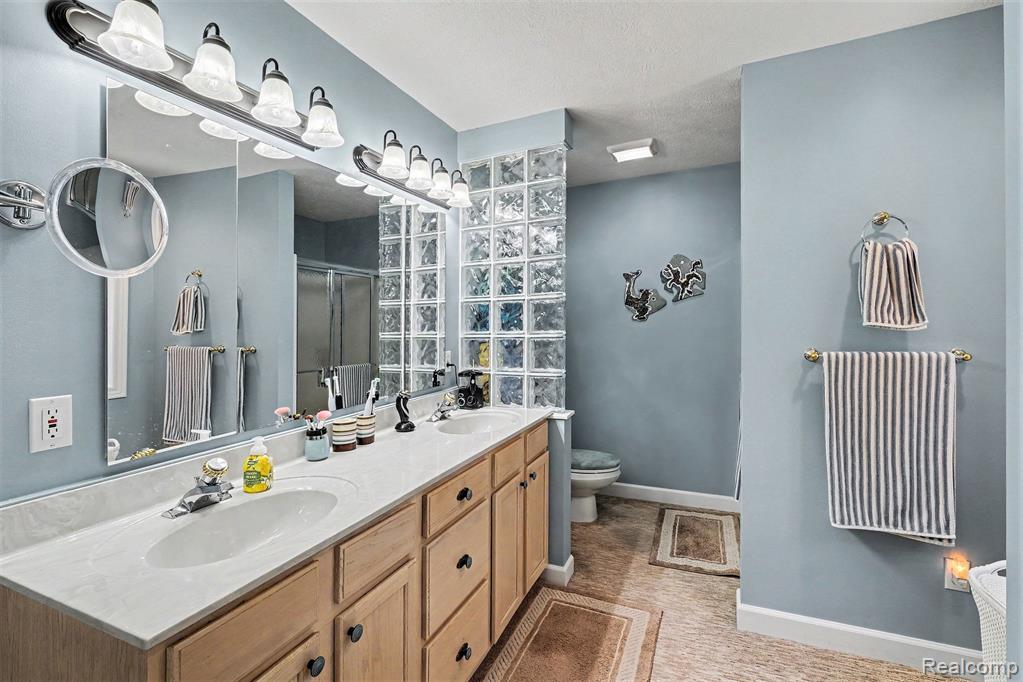 408 N Outlook Court, Perry, MI 48872 — Photo 18