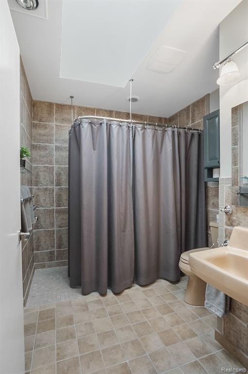 8261 STAGHORN Trail, Clarkston, MI 48348 — Photo 41