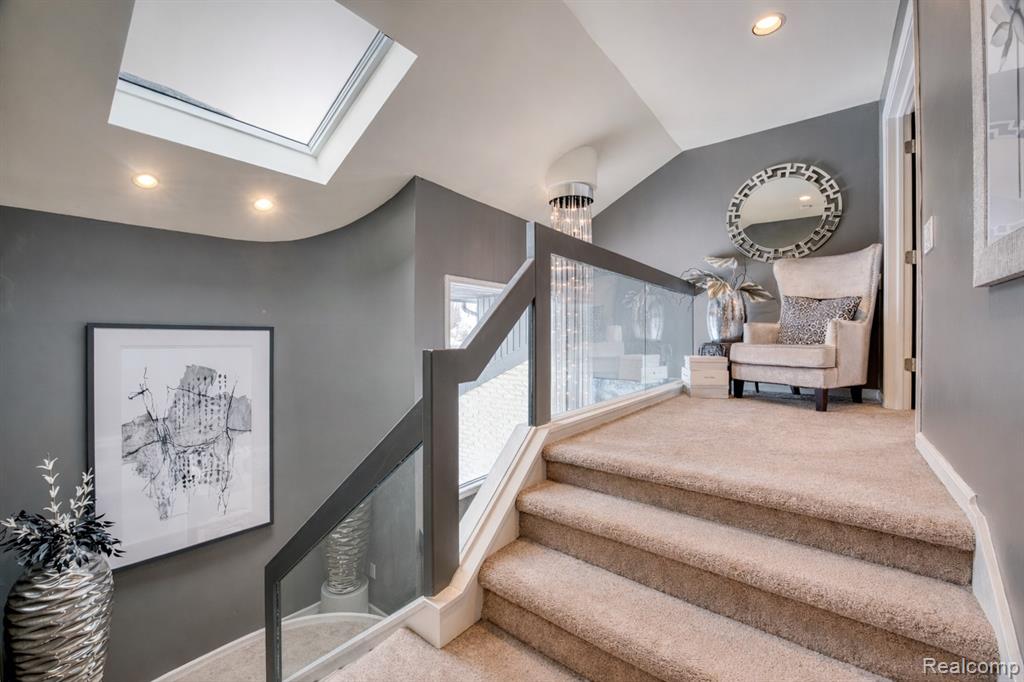 5292 Pond Bluff Drive, West Bloomfield, MI 48323 — Photo 47