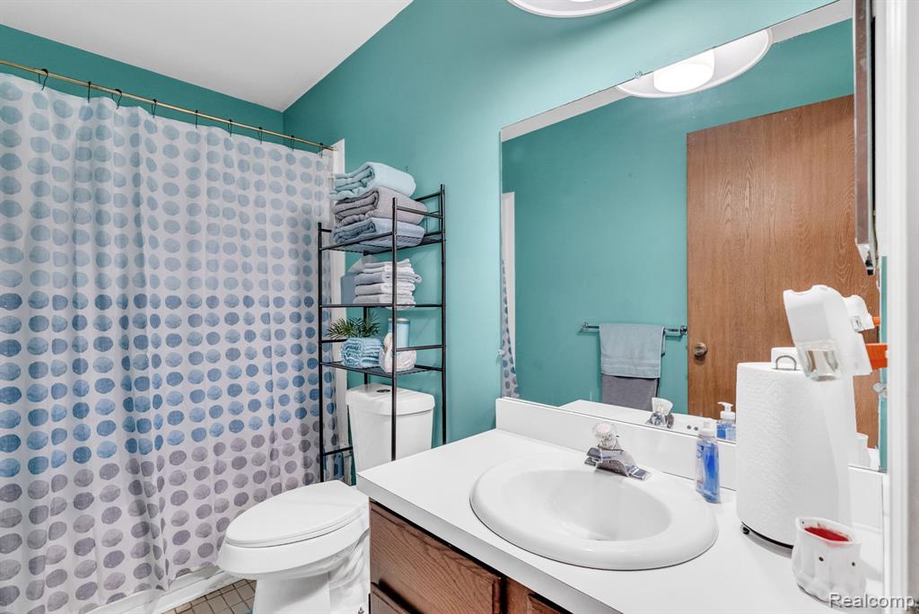 3170 Woods Circle, Detroit, MI 48207 — Photo 17