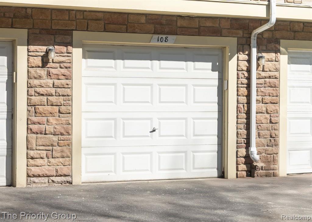 108 EVERGREEN Trail, Lake Orion, MI 48362 — Photo 30