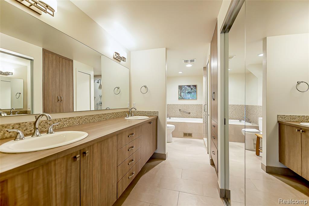 581 Woodway Court, Bloomfield Hills, MI 48302 — Photo 29