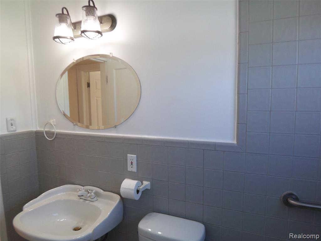 8269 Sterling, Center Line, MI 48015 — Photo 13