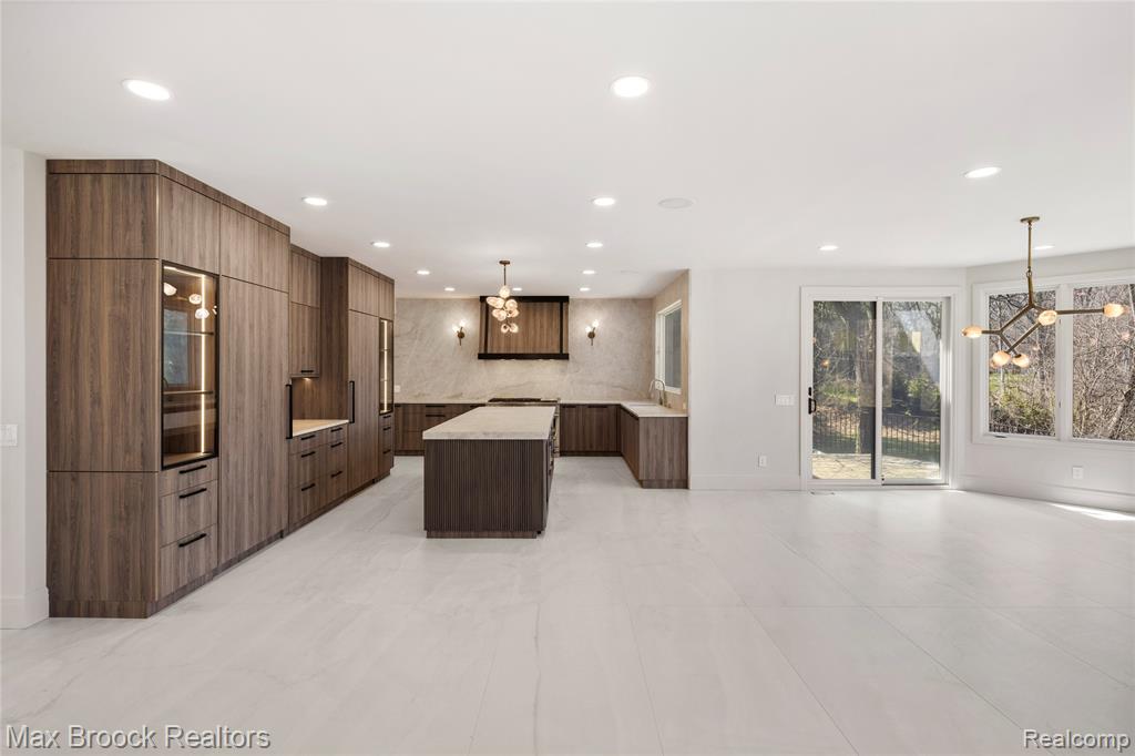 1888 W Tahquamenon Court, Bloomfield Hills, MI 48302 — Photo 10