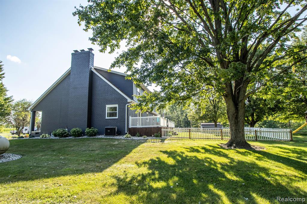 4585 Burt Road, Birch Run, MI 48415 — Photo 80