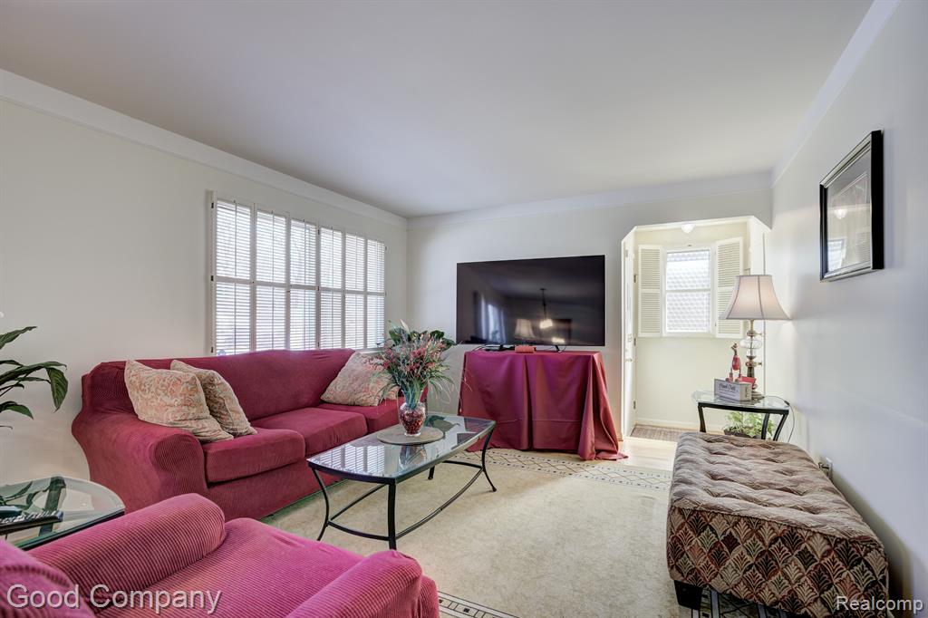 705 BUTTERNUT Avenue, Royal Oak, MI 48073 — Photo 4