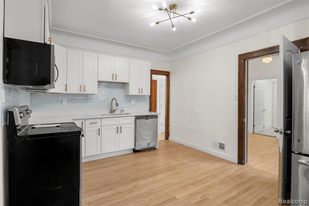 7524 Hartwell Street, Dearborn, MI 48126 — Photo 9