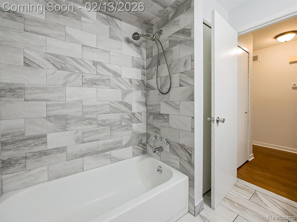 6505 Maple Lakes Court, West Bloomfield, MI — Photo 12