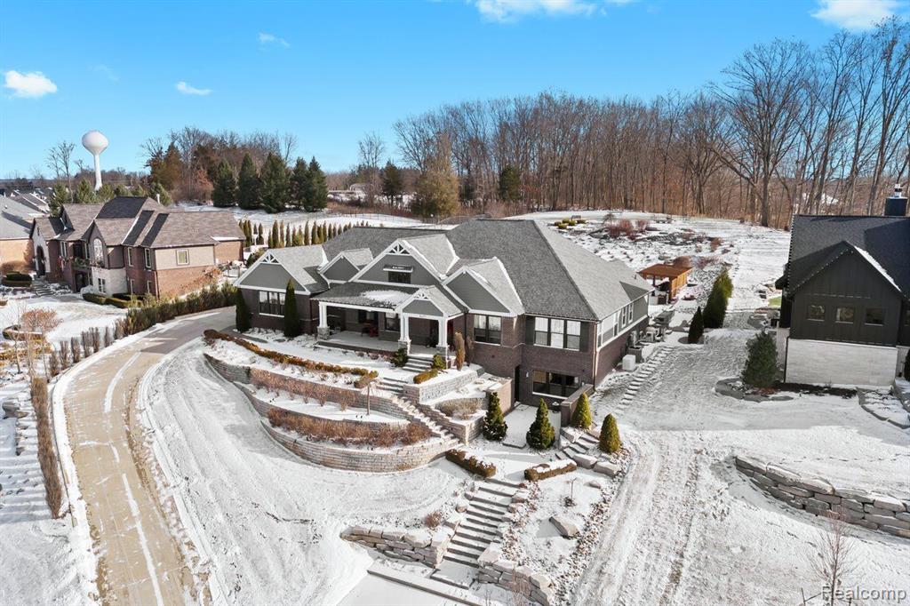 8431 STONEY CREEK Dr., South Lyon, MI 48178 — Photo 2