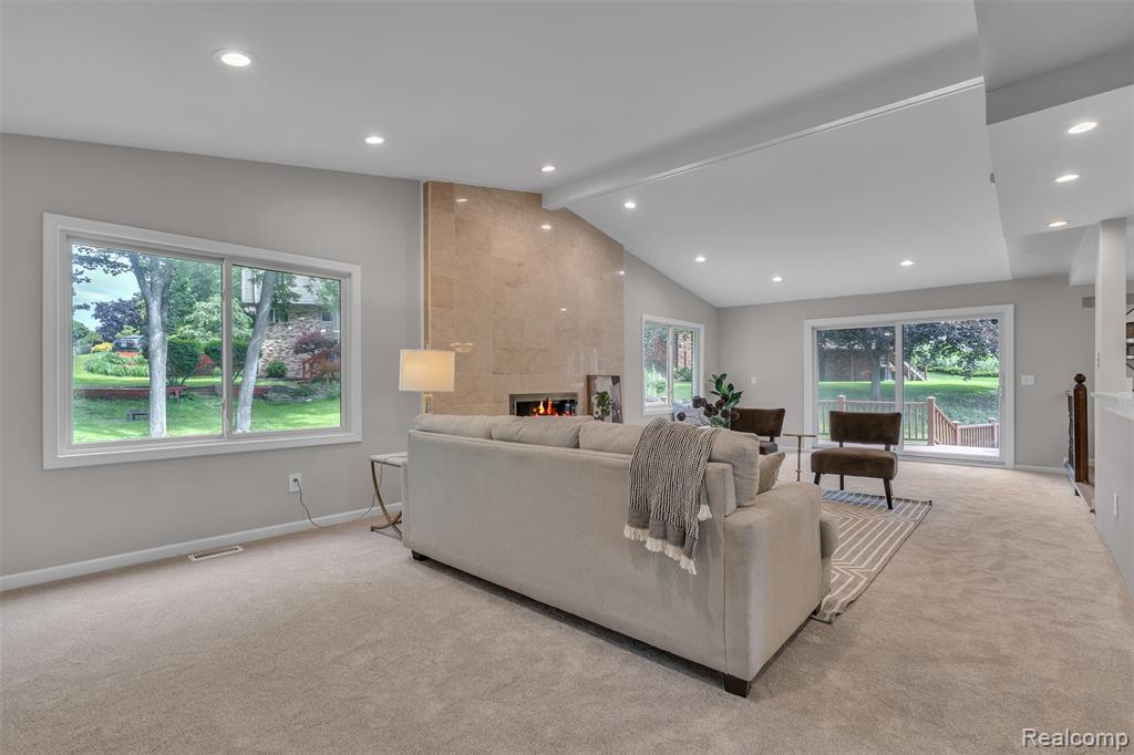 5310 Pond Bluff Drive, West Bloomfield, MI 48323 — Photo 17