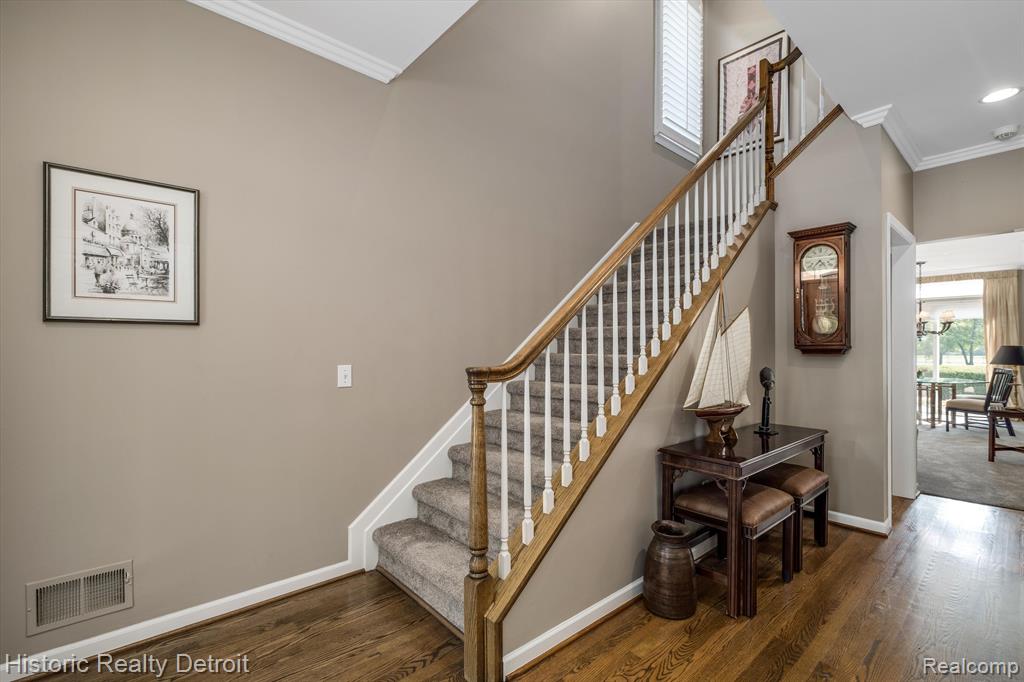 203 WINDWARD Court, 22, Detroit, MI 48207 — Photo 8