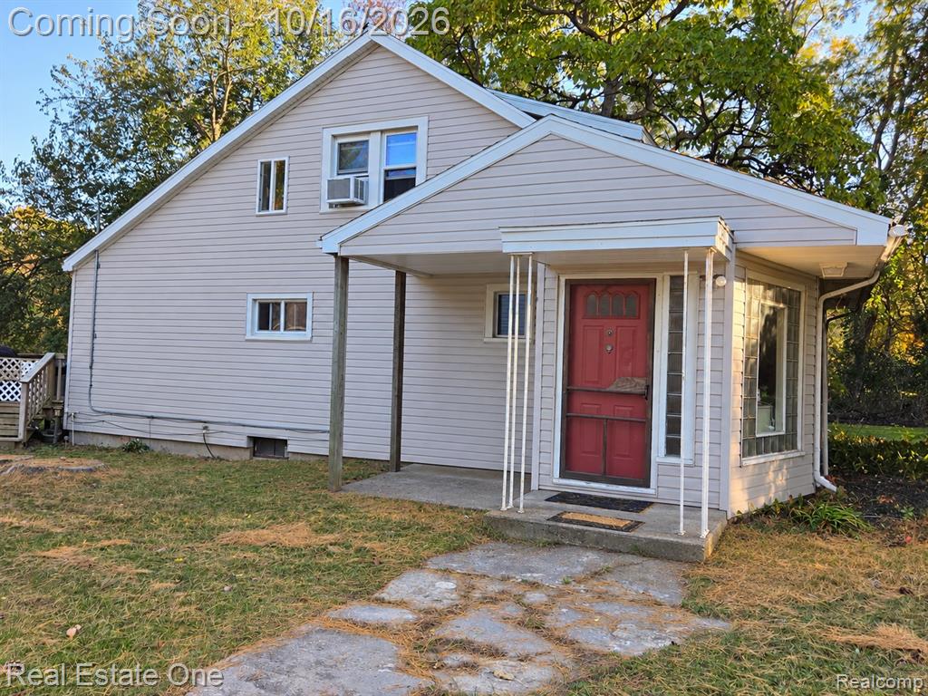 2545 Massena Street, Commerce Twp, MI 48382