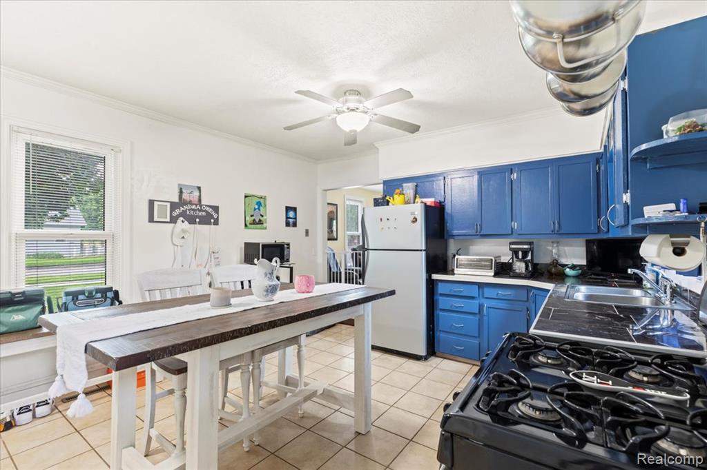 607 W Henry Street, Charlotte, MI 48813 — Photo 17