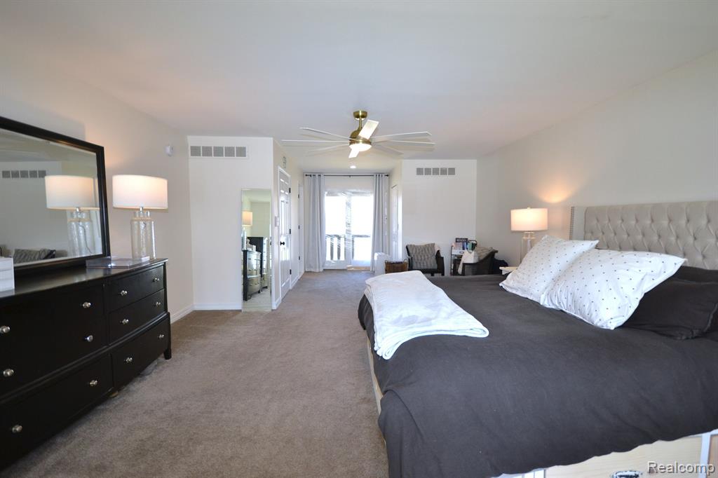 4072 W MAPLE Road, Wixom, MI — Photo 25