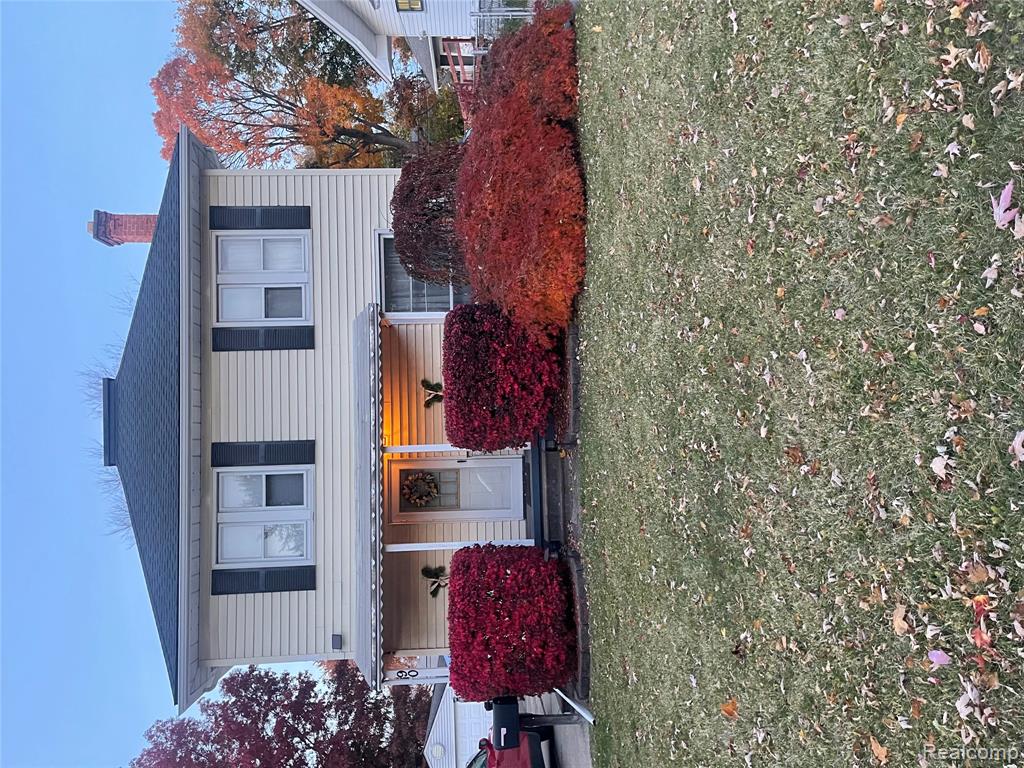 90 Scott Boulevard, Mount Clemens, MI 48043 — front exterior